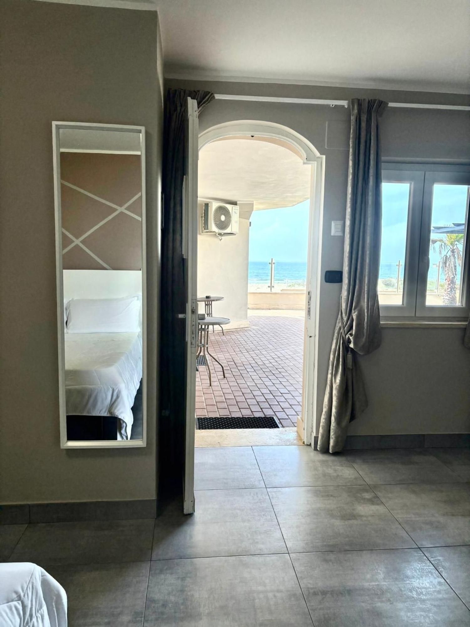 Aldiva Rooms Torvaianica Eksteriør bilde