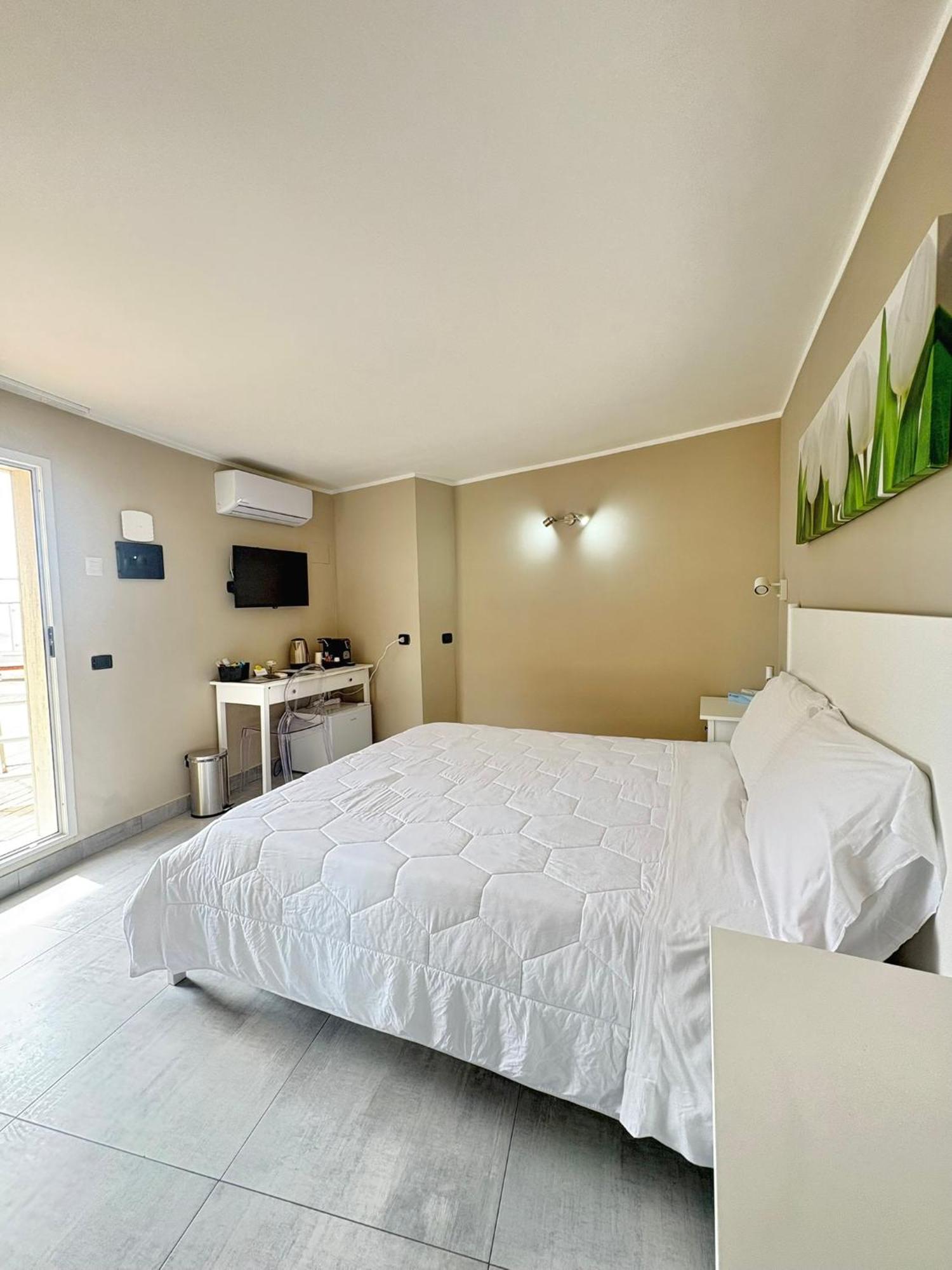 Aldiva Rooms Torvaianica Eksteriør bilde